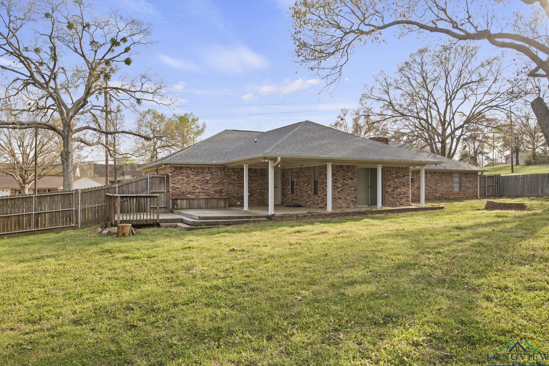 1007 Forest Hills St, Gladewater, Texas image 34