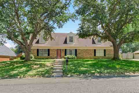 Homes For Sale - 3222 Restview St<br/> Longview, TX 75604