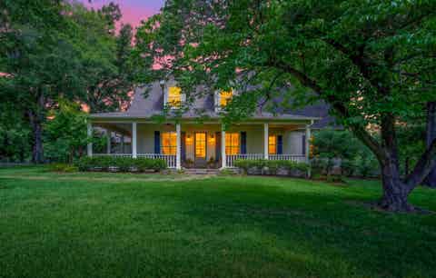 Homes For Sale - 2821 Graystone Rd<br/> Longview, TX 75605