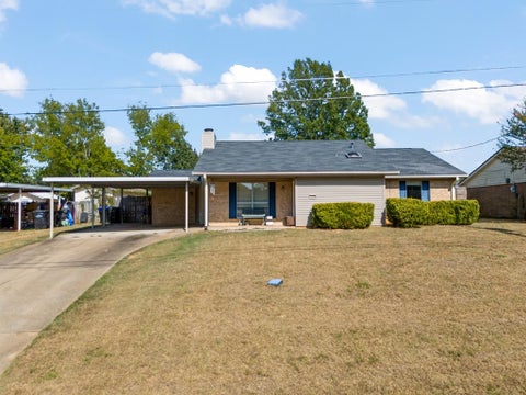 Homes For Sale - 3704 Dowell Dr<br/> Longview, TX 75604