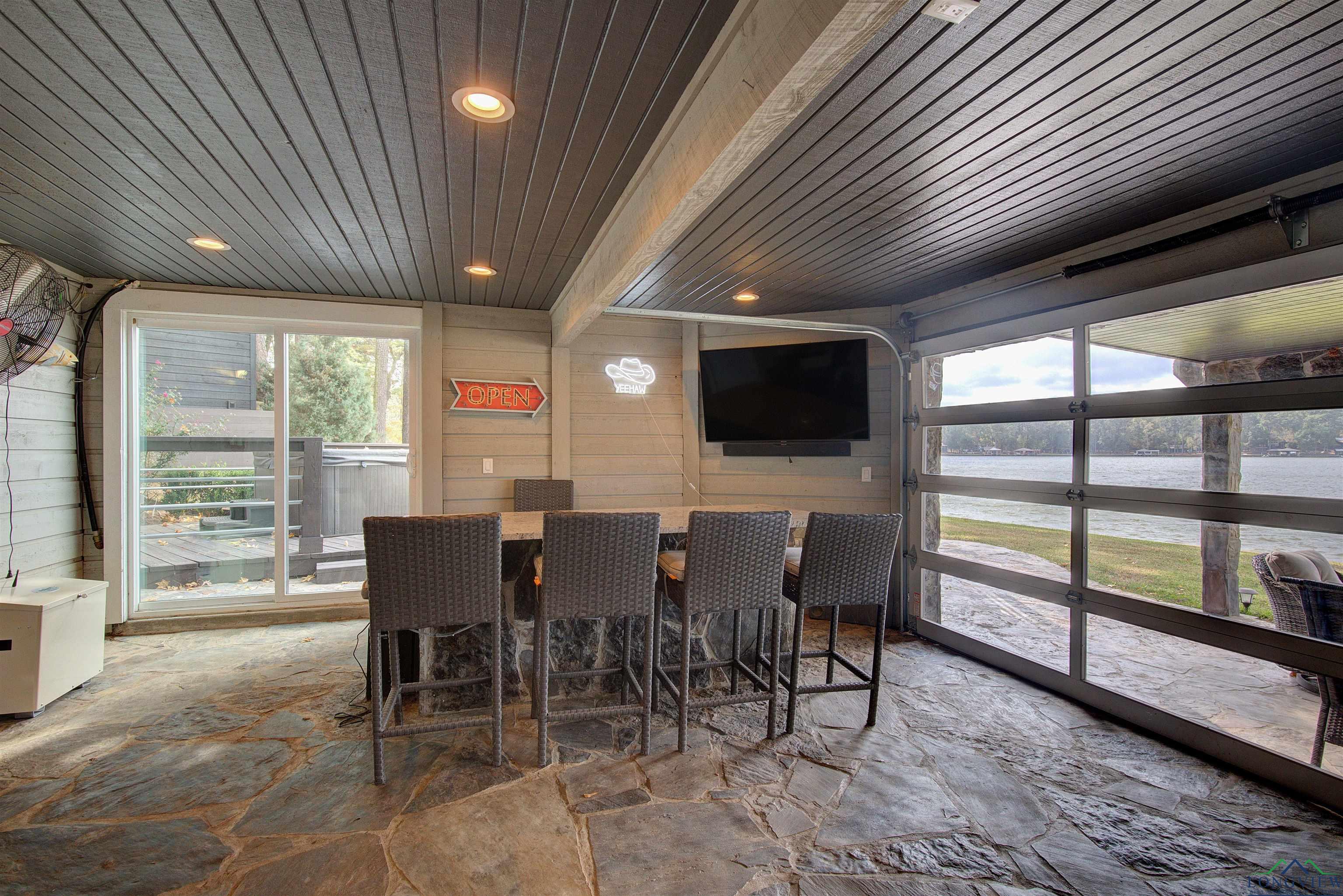 688 E Eagle Point Drive, Mount Vernon, Texas image 32