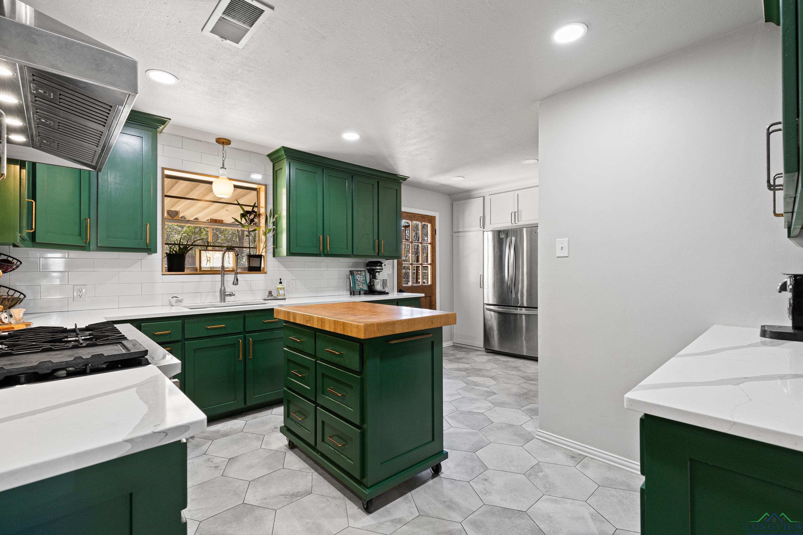 304 Erskine Dr, Longview, Texas image 13