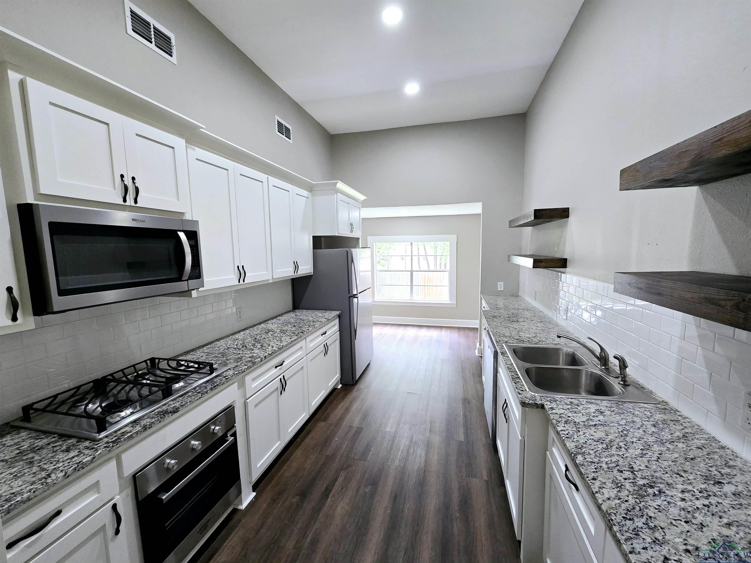 605 E Rusk St, Marshall, Texas image 13