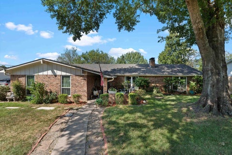 Homes For Sale - 187 Parker St<br/> Carthage, TX 75633