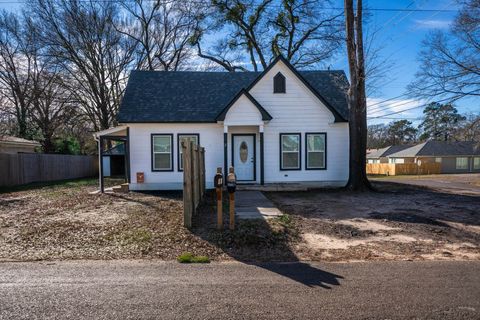 Multifamily For Sale - 341 Smith Ave<br/> Upshur County, Gilmer, TX 75644