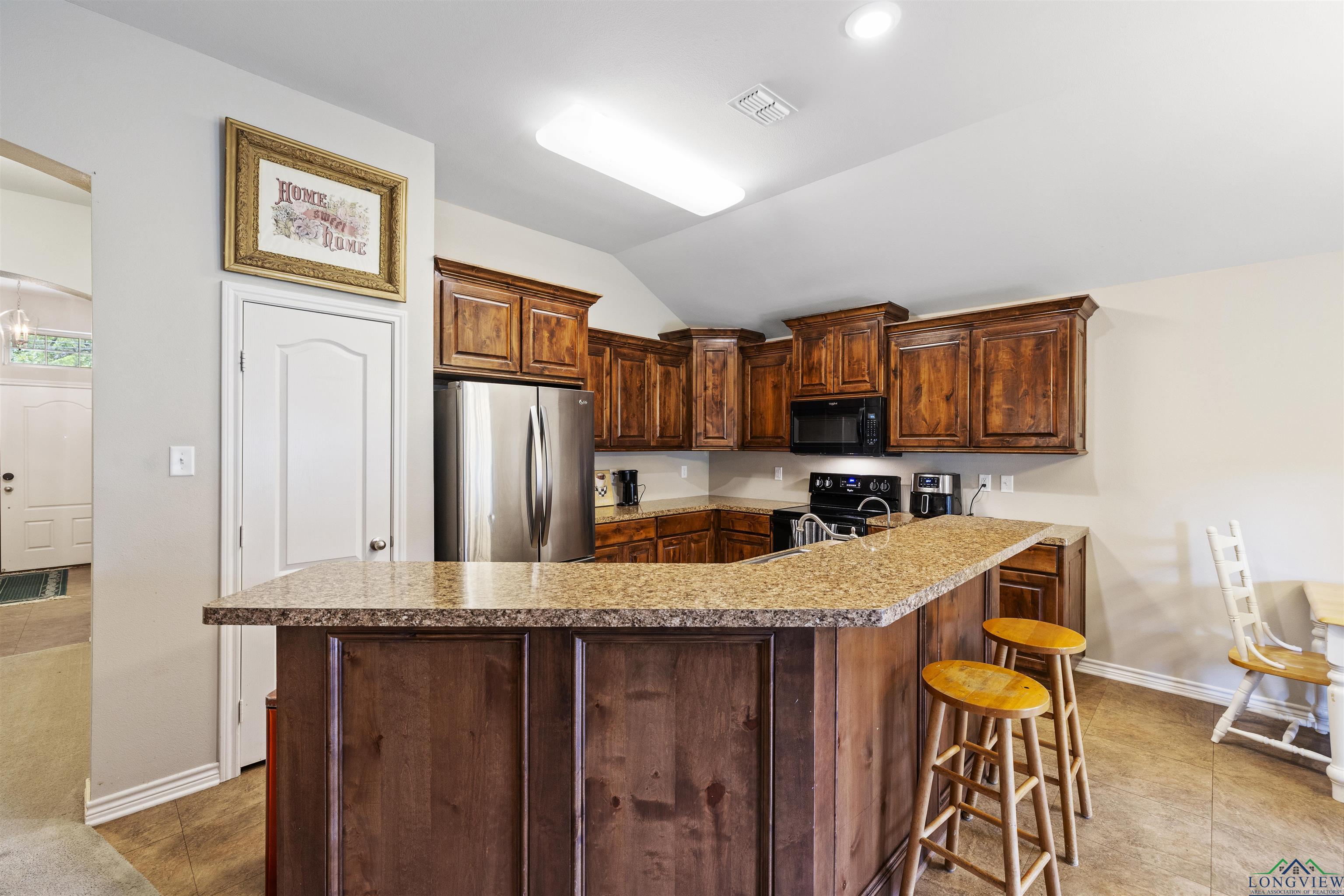 107 W Bingham Rd, White Oak, Texas image 5