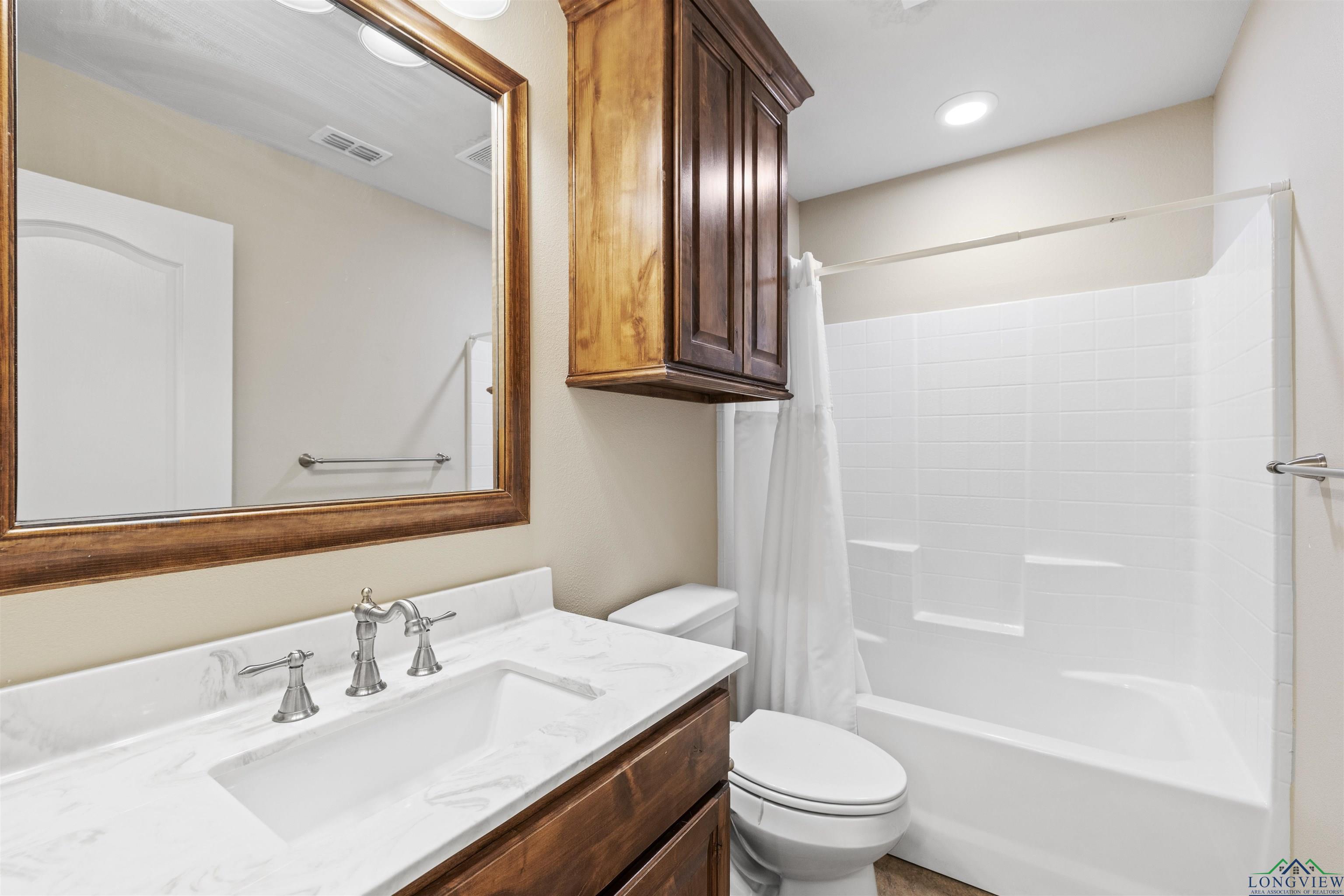 107 W Bingham Rd, White Oak, Texas image 14