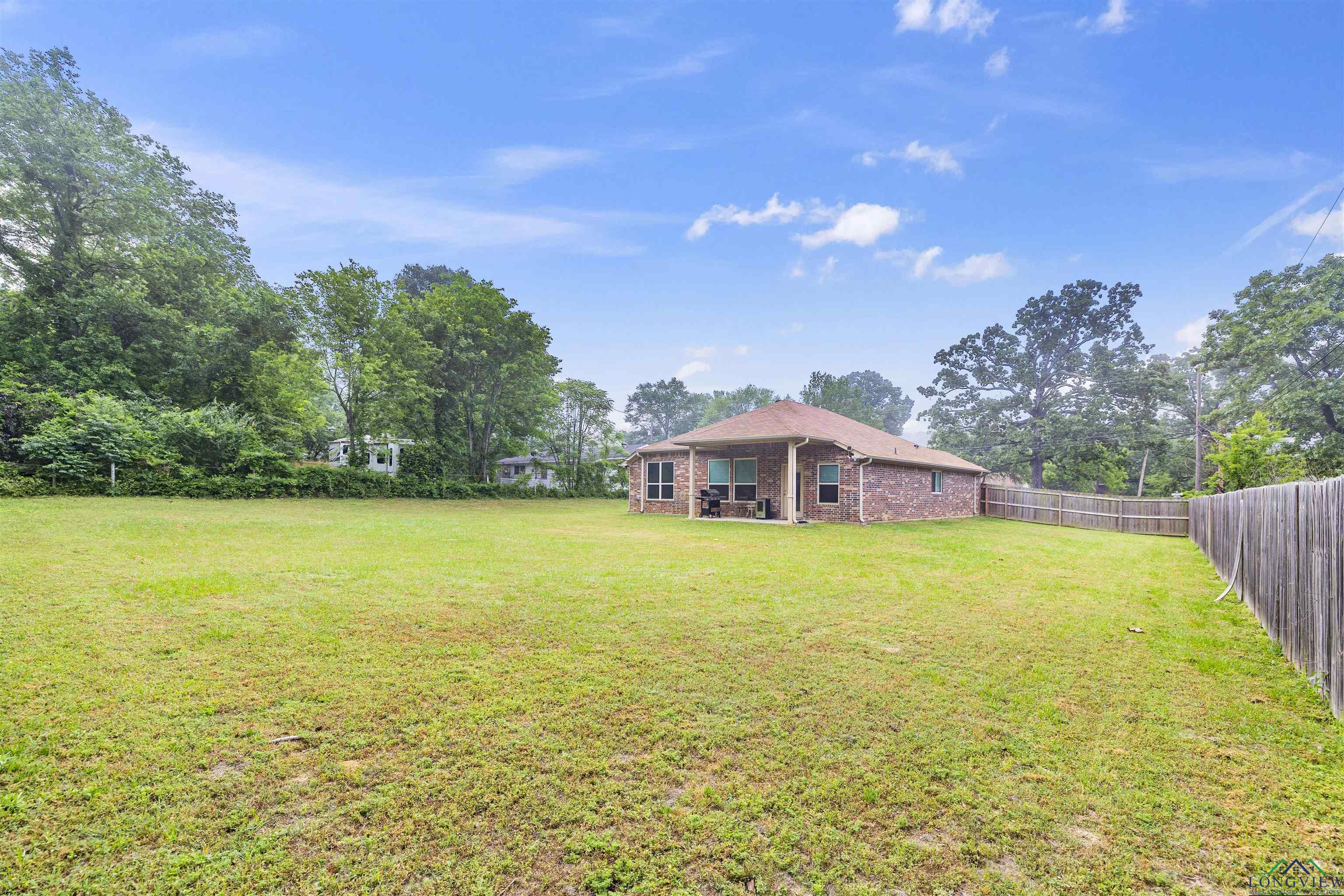 107 W Bingham Rd, White Oak, Texas image 25
