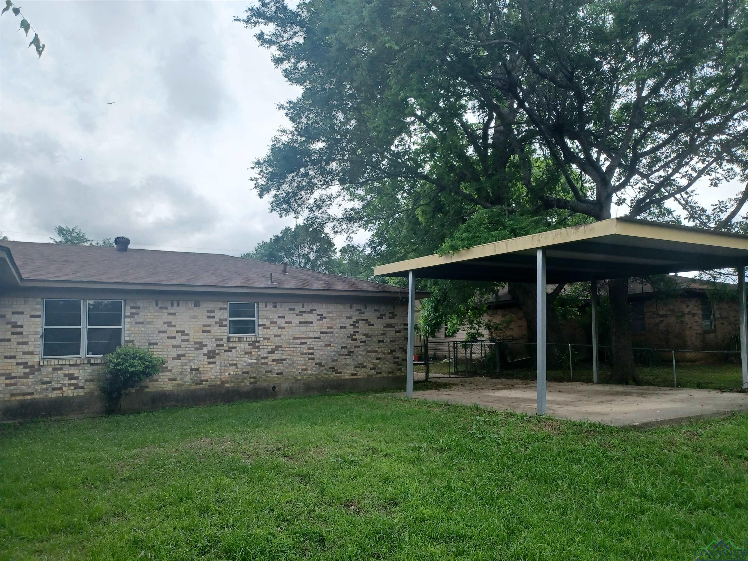 409 Boynton Street, Carthage, Texas image 4