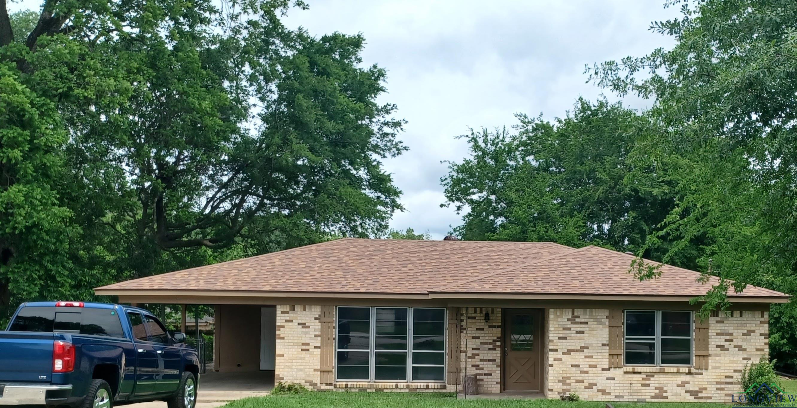 409 Boynton Street, Carthage, Texas image 1