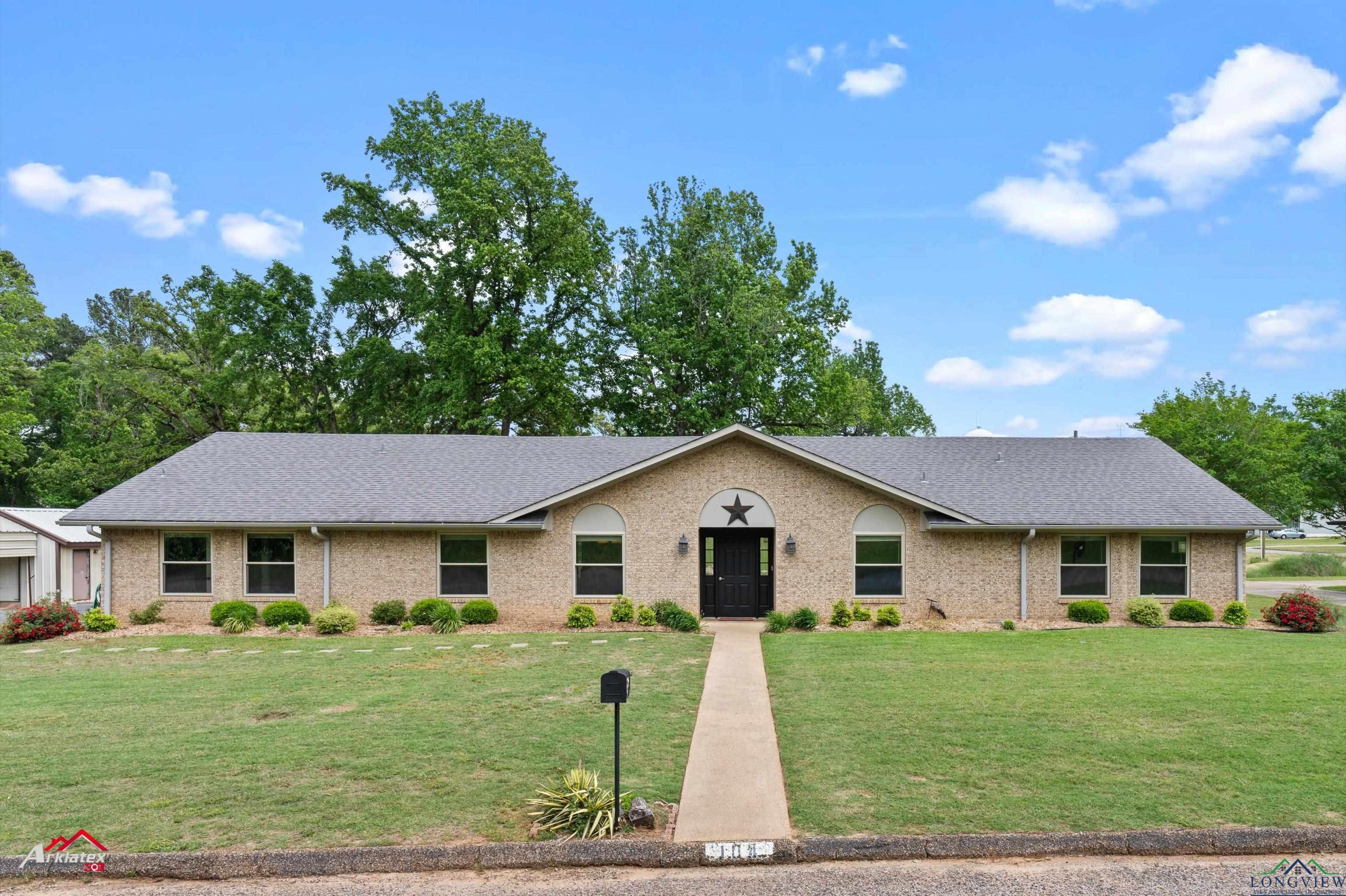 104 N Joann St, White Oak, Texas image 1