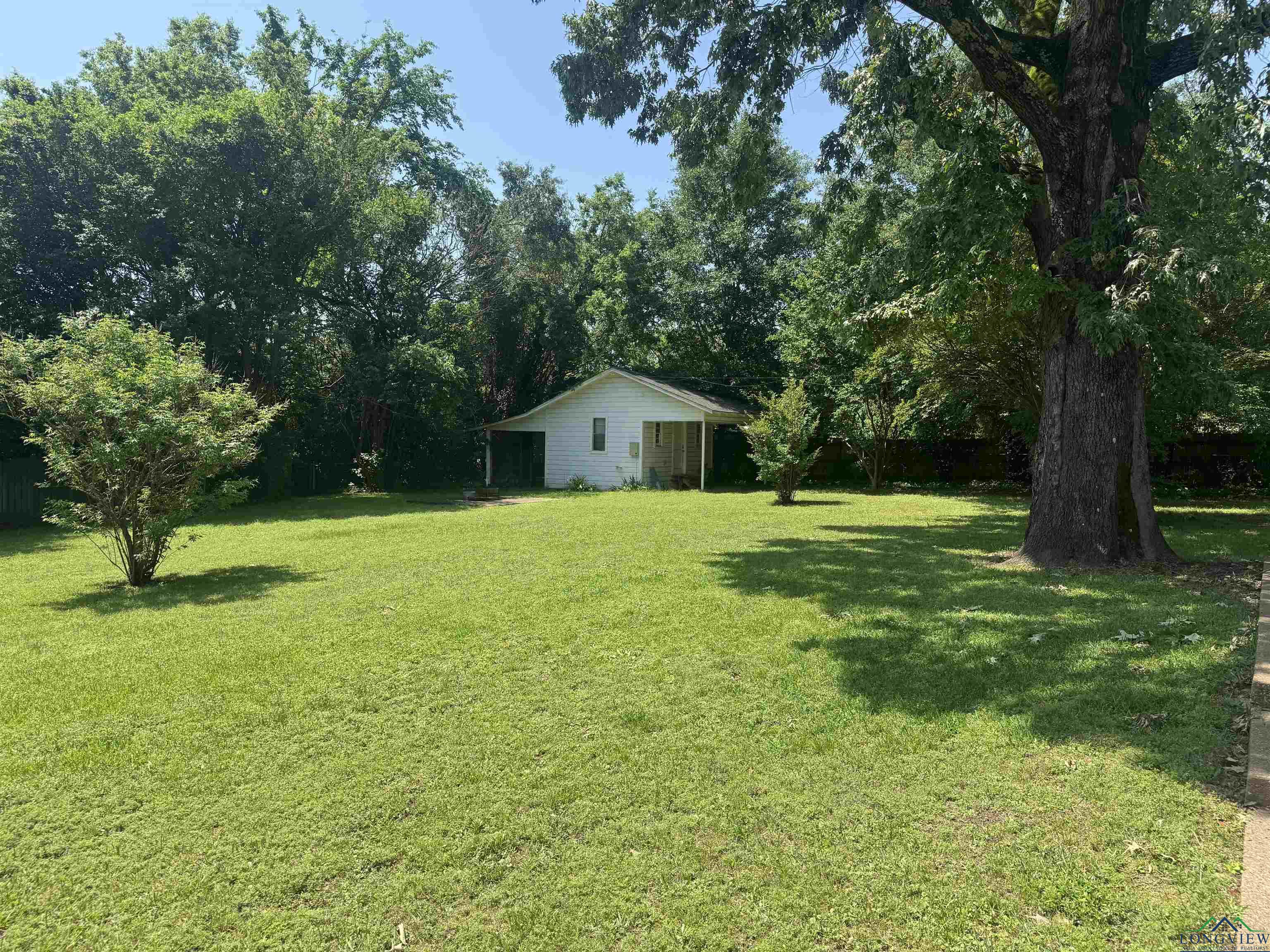1204 N Marshall St, Henderson, Texas image 20