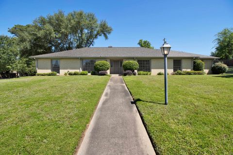 Homes For Sale - 1401 Leduke Blvd<br/> Longview, TX 75601