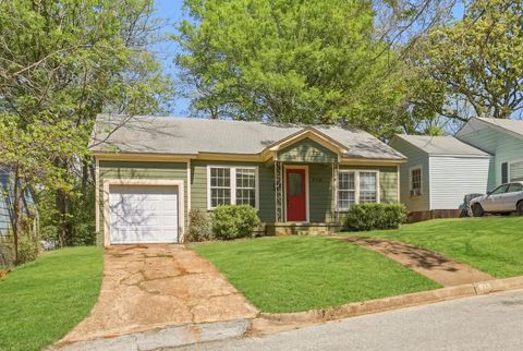 Homes For Sale - 713 Highland Dr<br/> Palestine, TX 75801