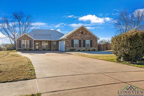 A home in Lindale