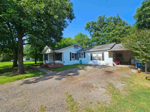 Homes For Sale - 2000 Laura Lee Ln<br/> Kilgore, TX 75662