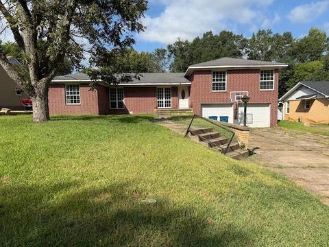 Homes For Sale - 325 N Van Buren St<br/> Henderson, TX 75652