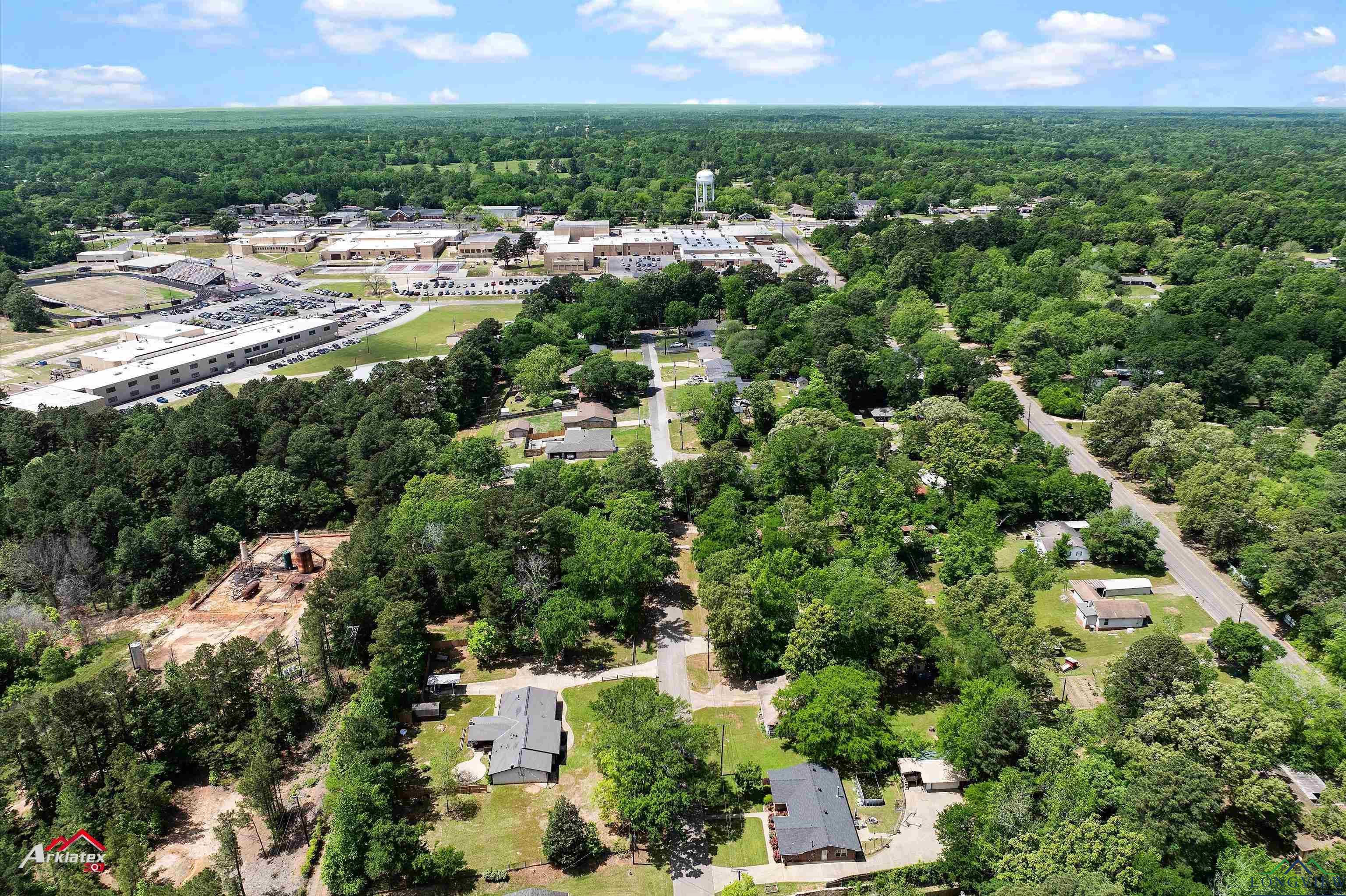 309 E Hillcrest Dr, White Oak, Texas image 3