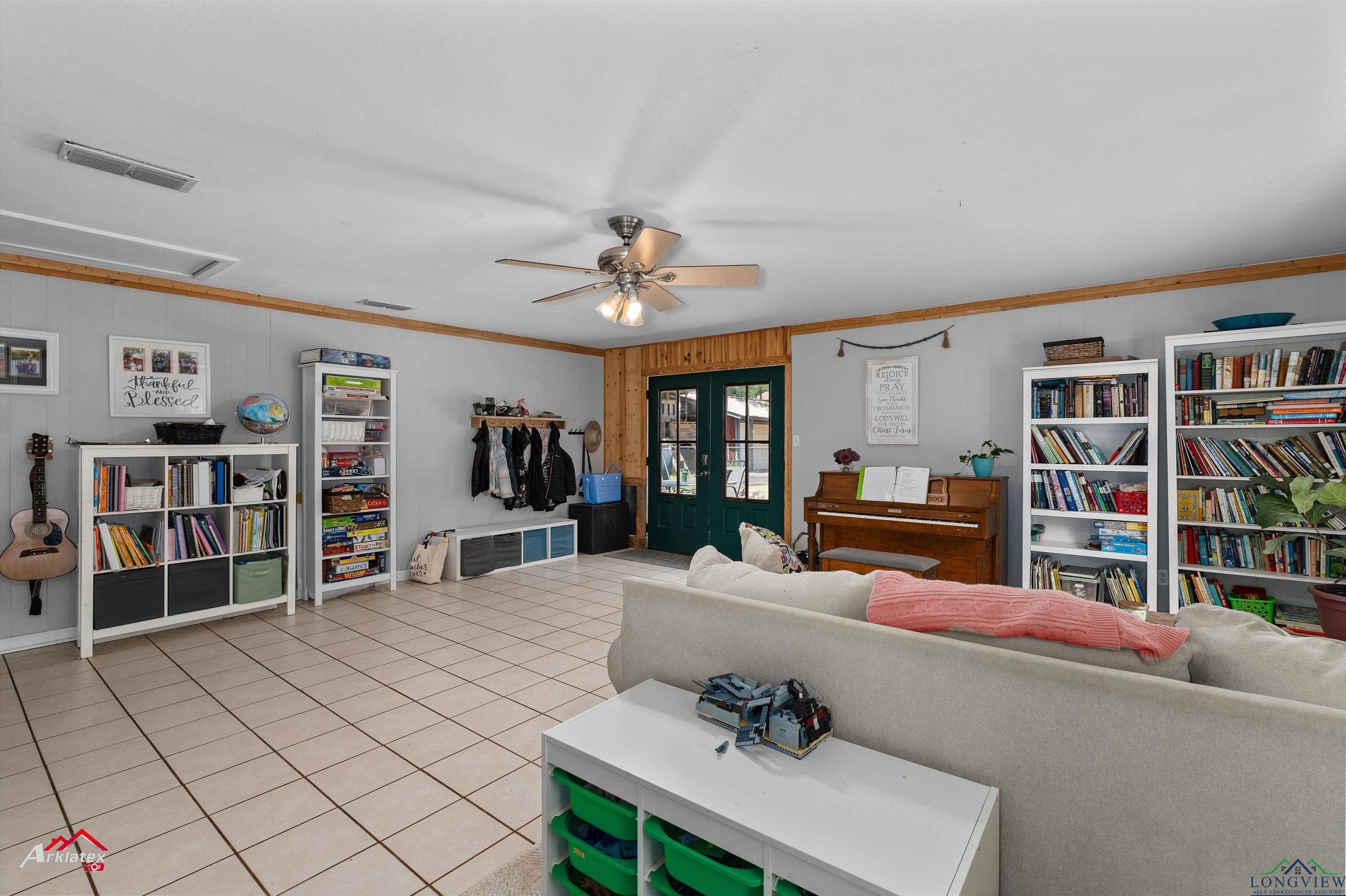 309 E Hillcrest Dr, White Oak, Texas image 17