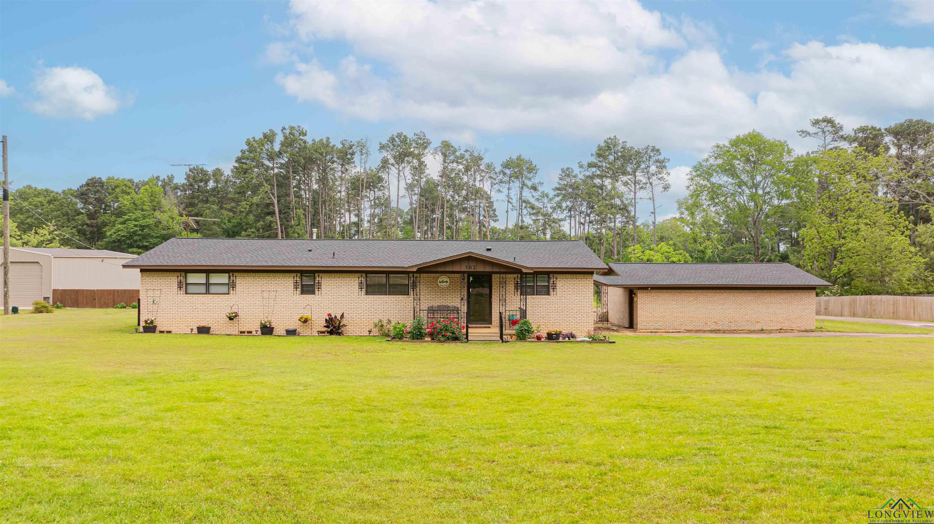 502 Hillcrest, Hughes Springs, Texas image 2