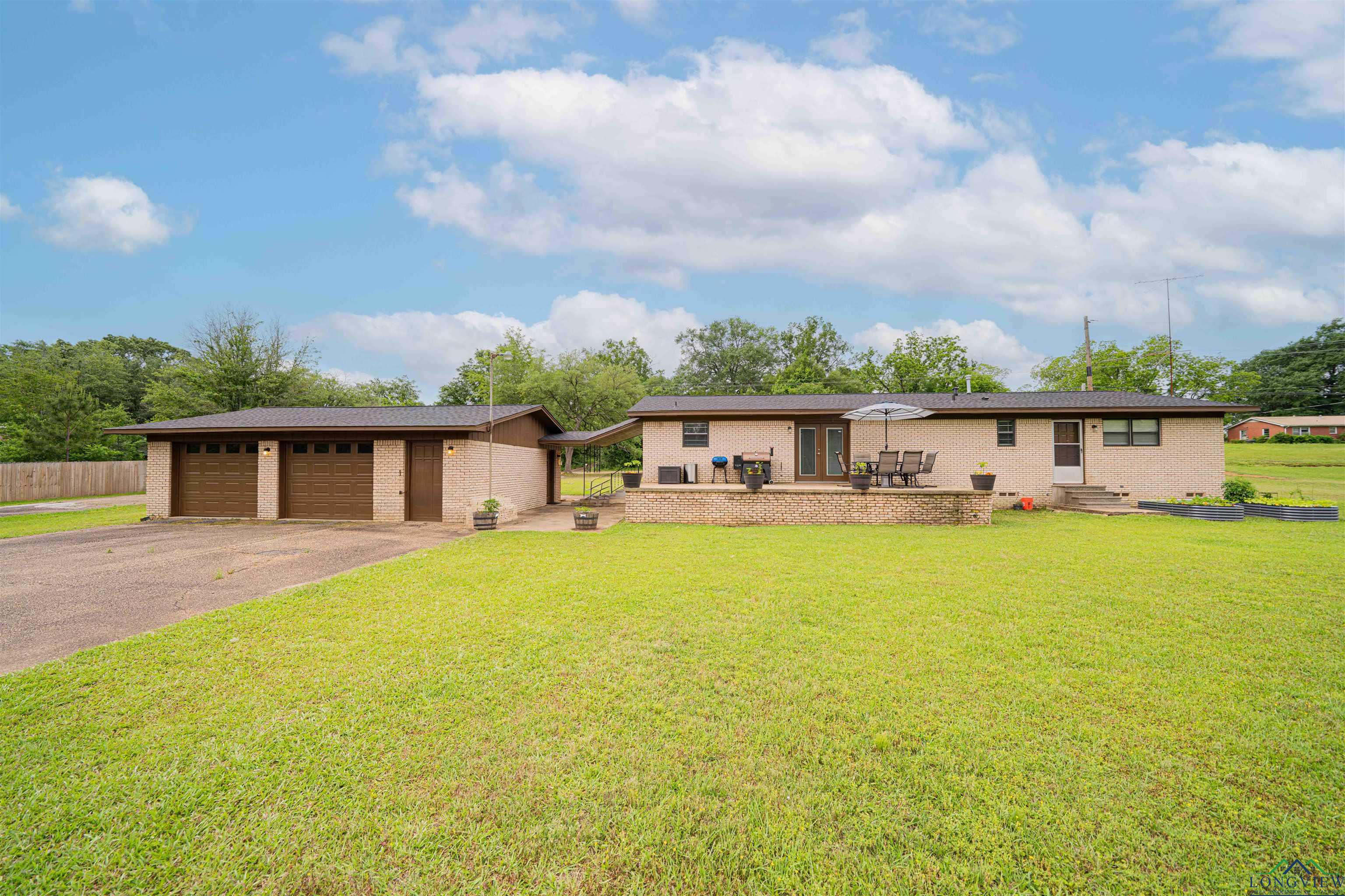 502 Hillcrest, Hughes Springs, Texas image 5