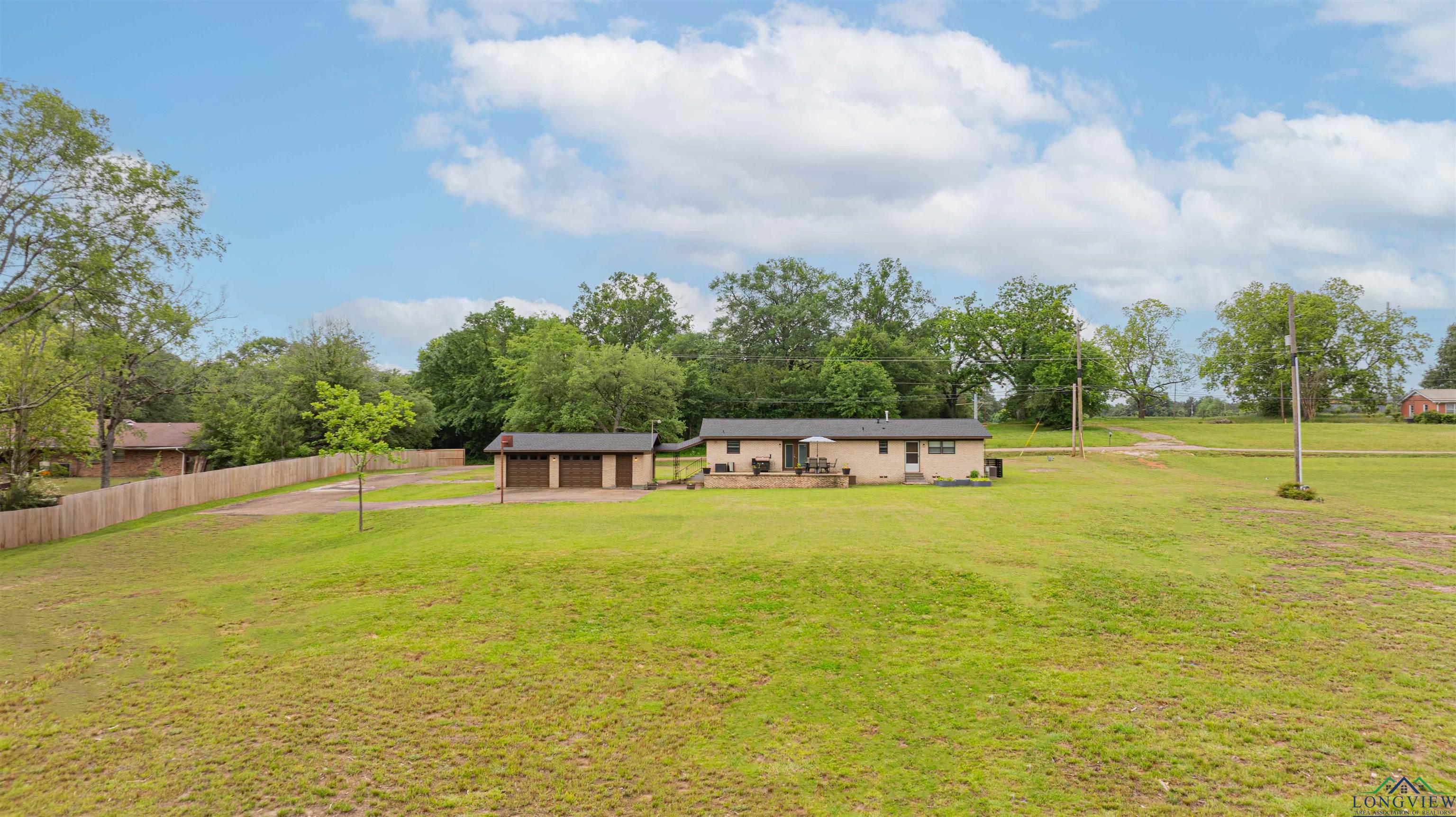502 Hillcrest, Hughes Springs, Texas image 28