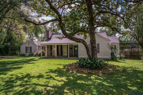 A home in Lufkin