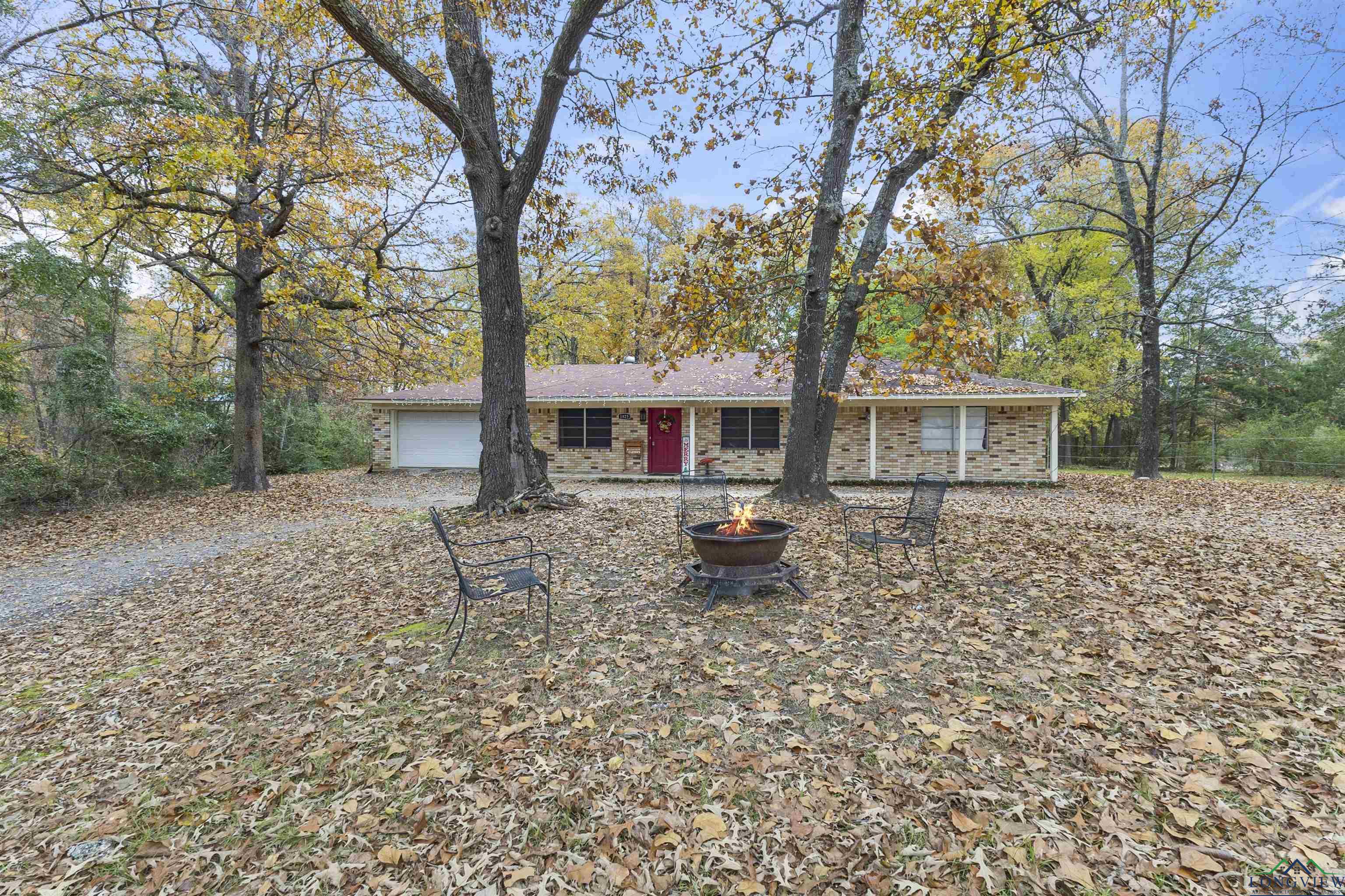 1825 Dee Dee St, Longview, Texas image 4