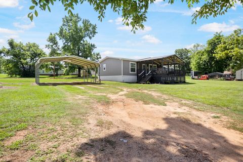 Homes For Sale - 101 County Road 2872<br/> Hughes Springs, TX 75656