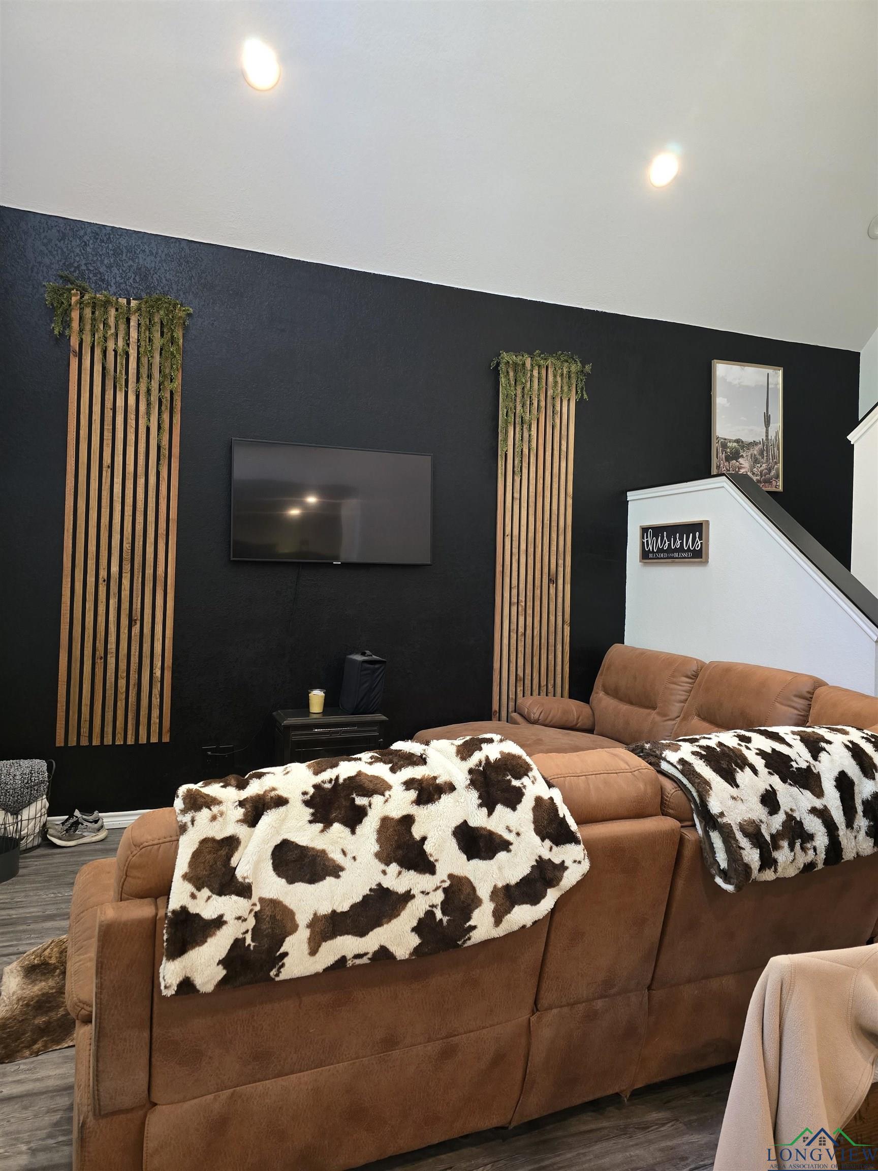 203 W Gay Ave, Gladewater, Texas image 2