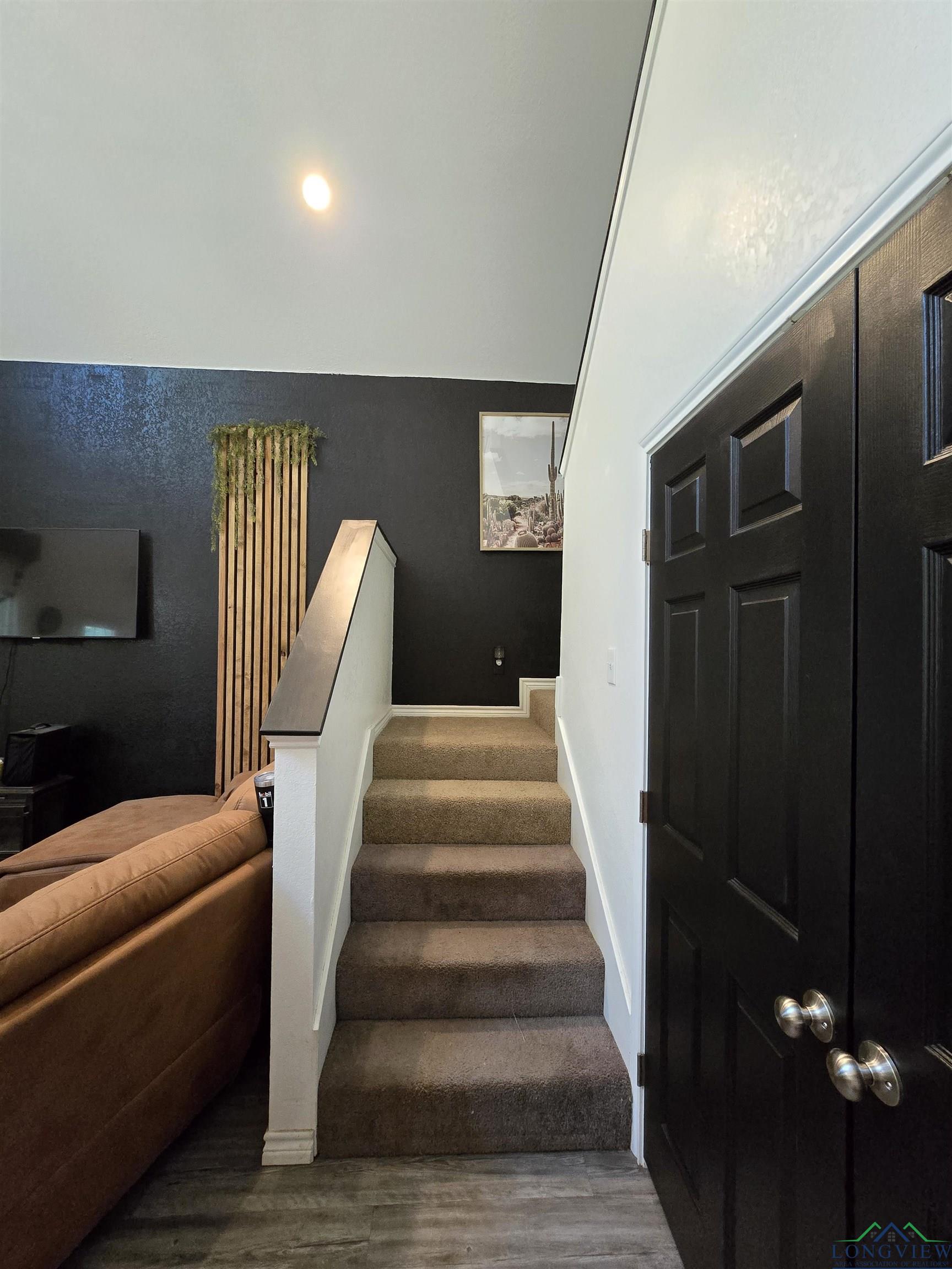 203 W Gay Ave, Gladewater, Texas image 13