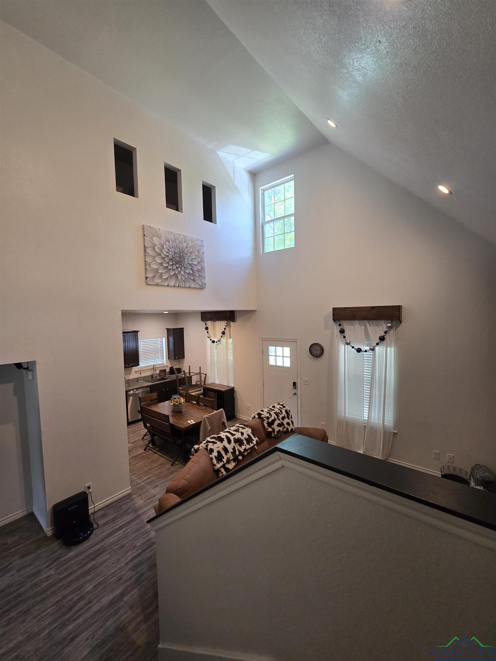 203 W Gay Ave, Gladewater, Texas image 4