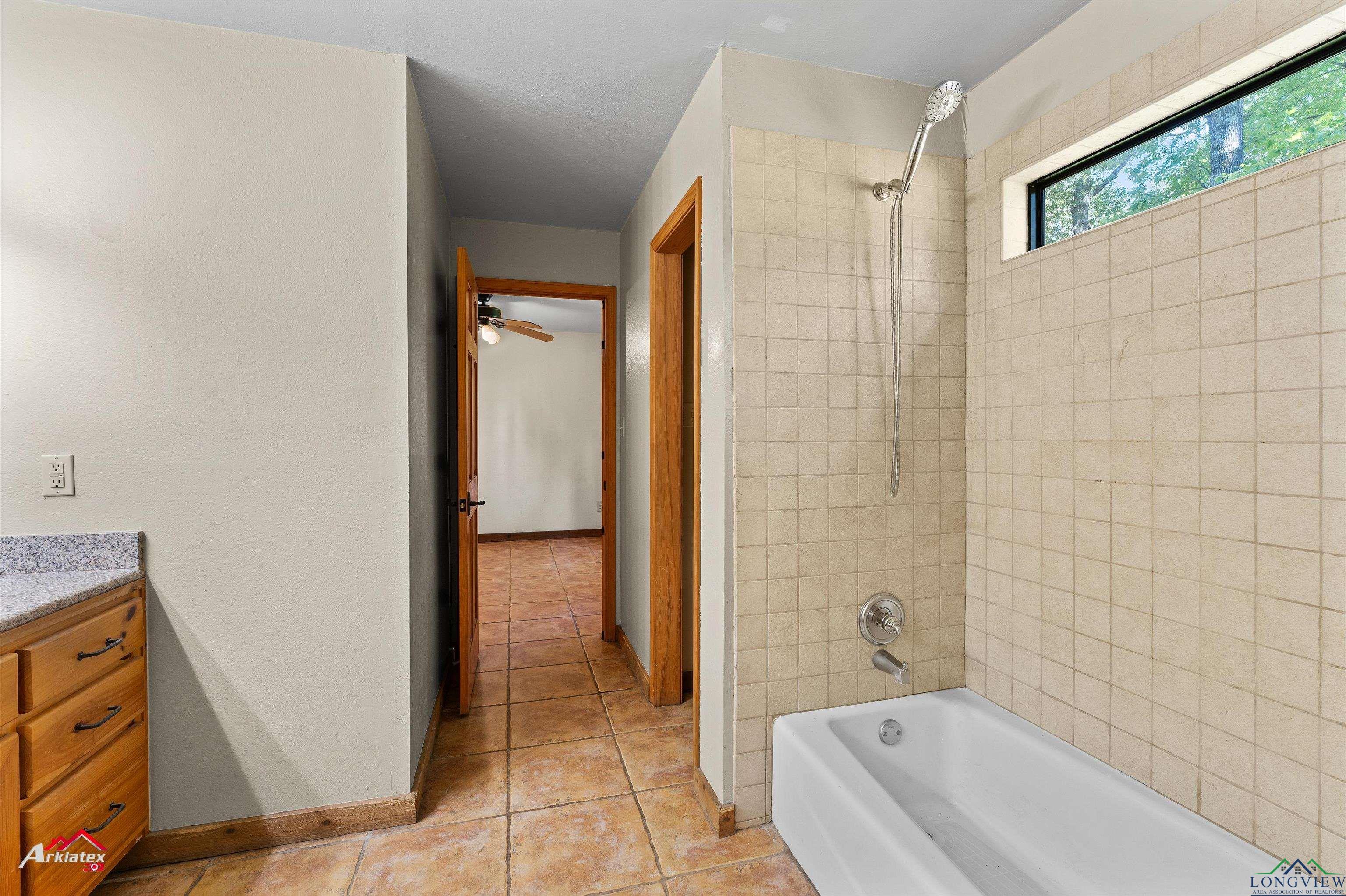 1024 Shadowood Dr, Marshall, Texas image 23