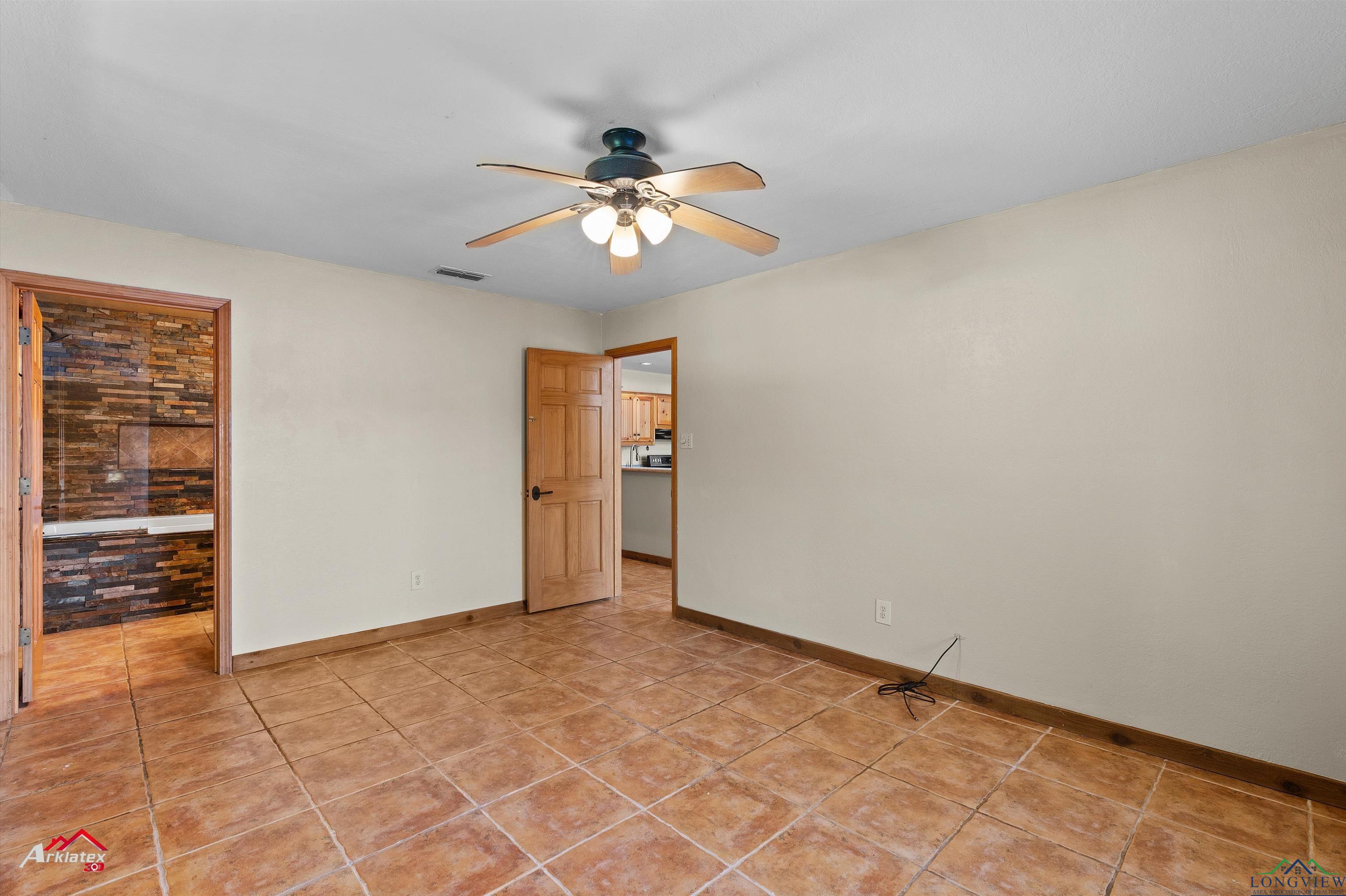 1024 Shadowood Dr, Marshall, Texas image 15