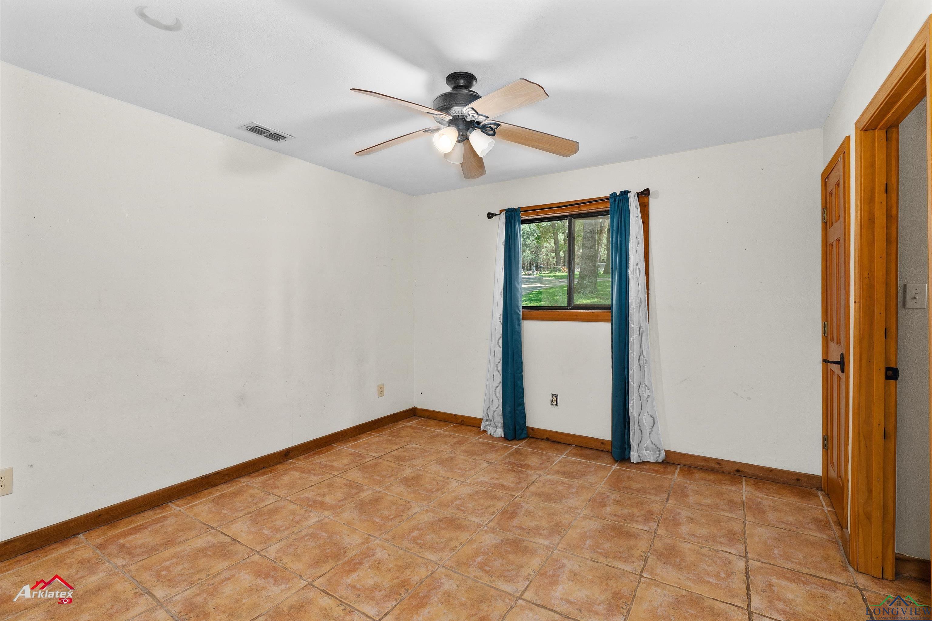 1024 Shadowood Dr, Marshall, Texas image 19