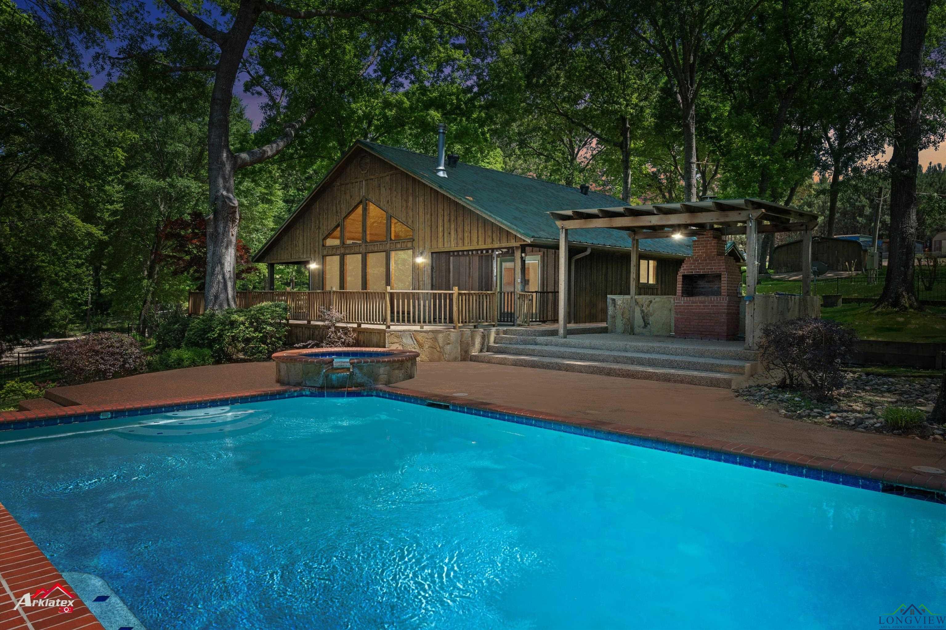 1024 Shadowood Dr, Marshall, Texas image 2