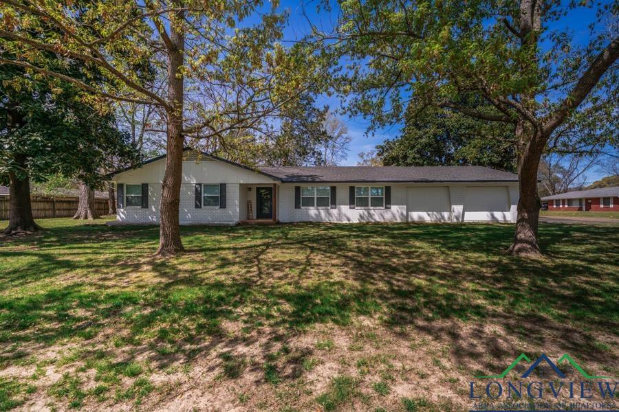 400 W Douglas, Jefferson, Texas image 1