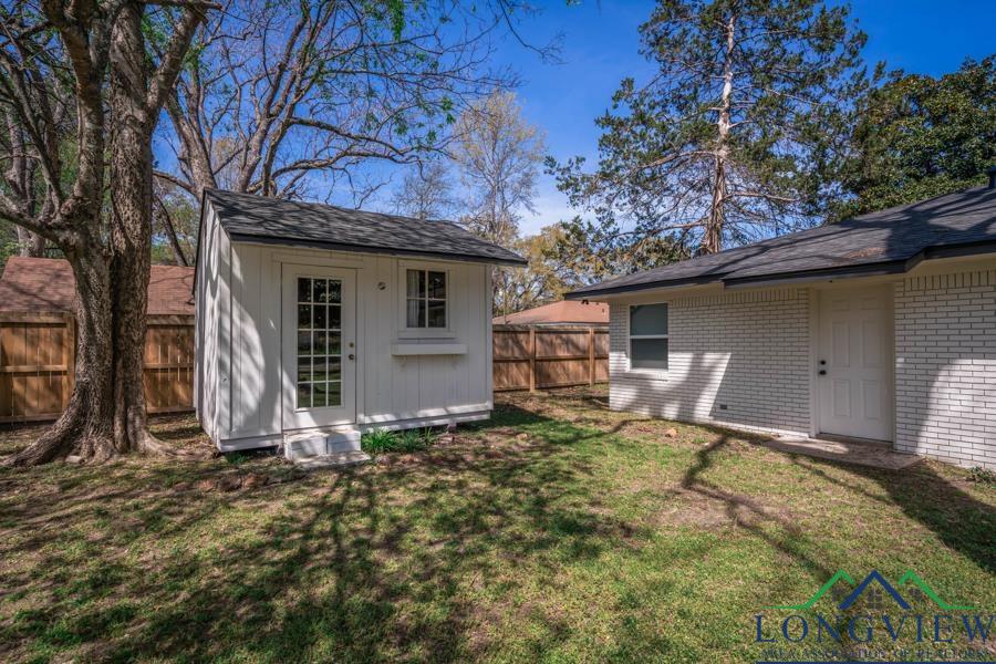 400 W Douglas, Jefferson, Texas image 8