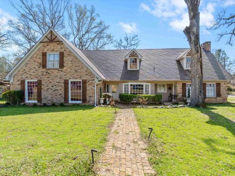 Homes For Sale - 809 Madelaine Dr<br/> Upshur County, Gilmer, TX 75644