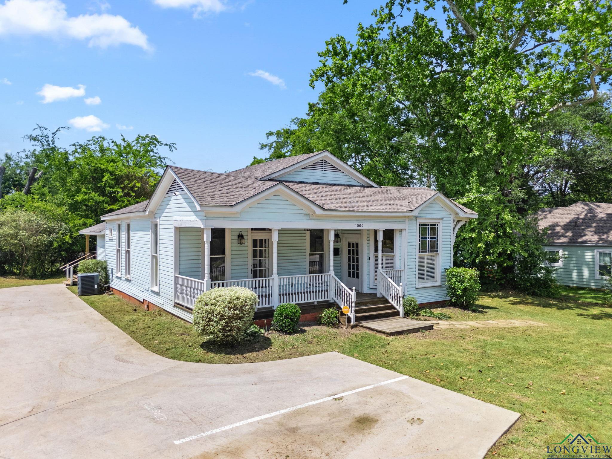 1009 N Pacific St, Mineola, Texas image 2
