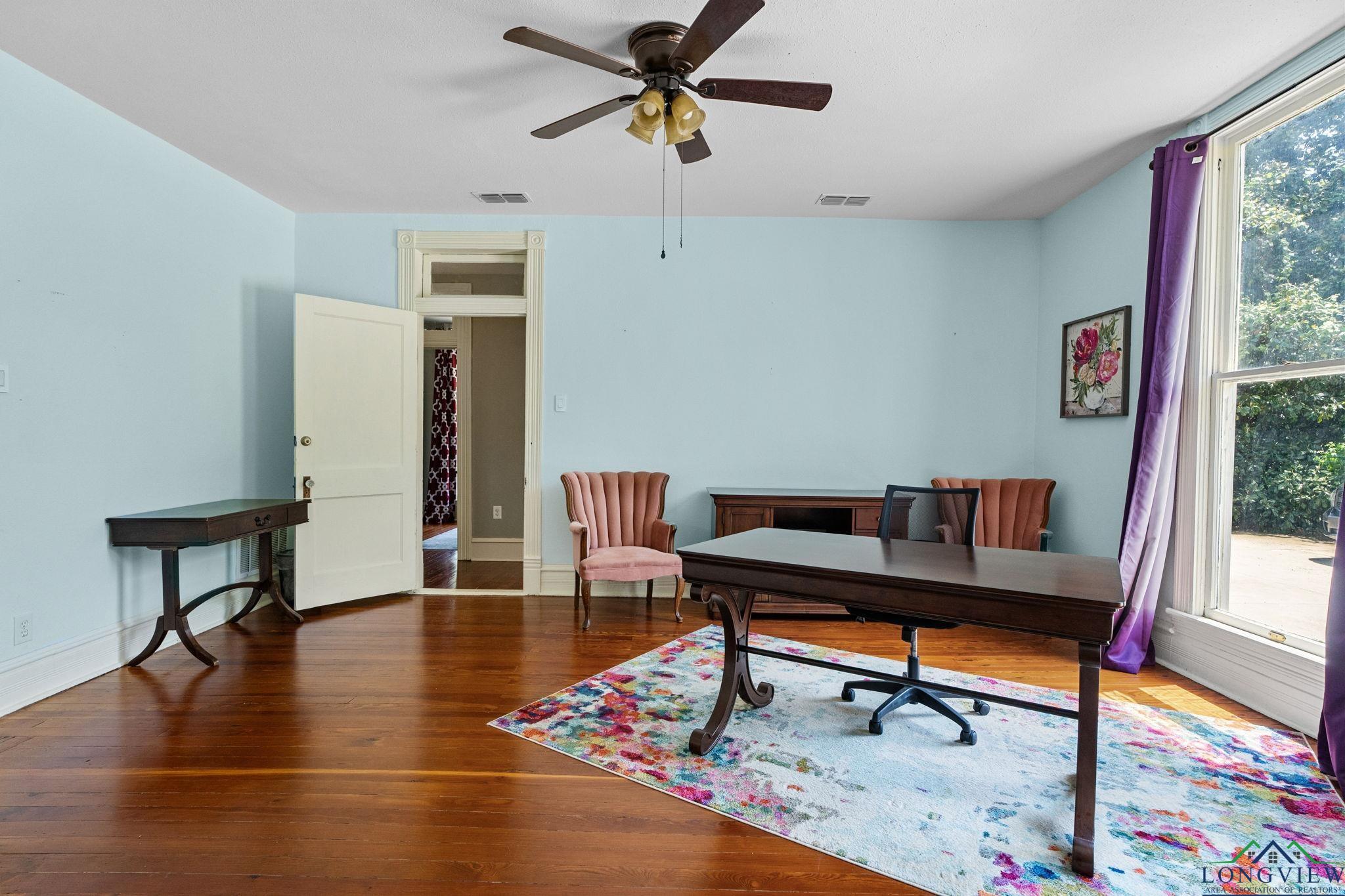 1009 N Pacific St, Mineola, Texas image 14