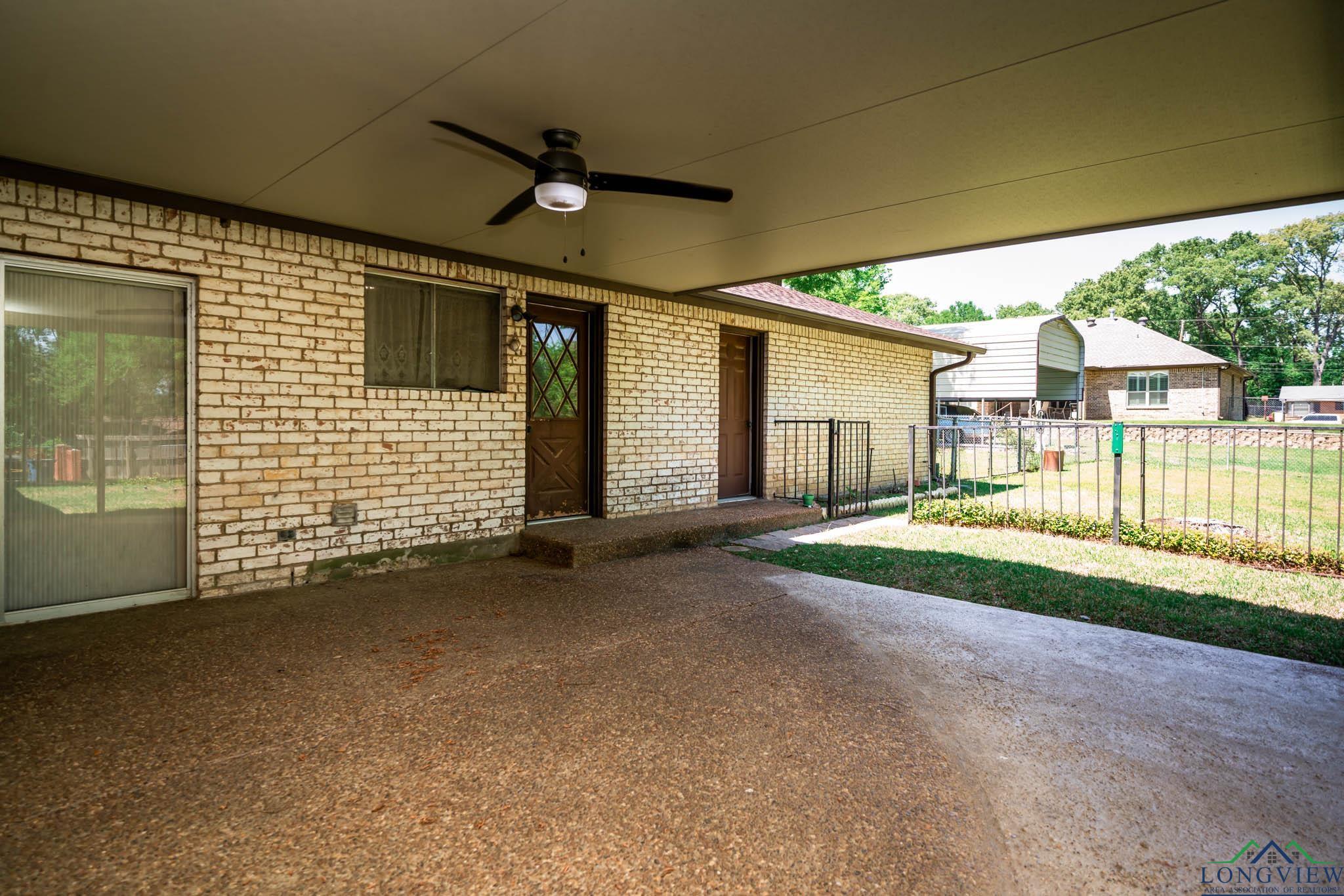 107 Tulip St, White Oak, Texas image 11