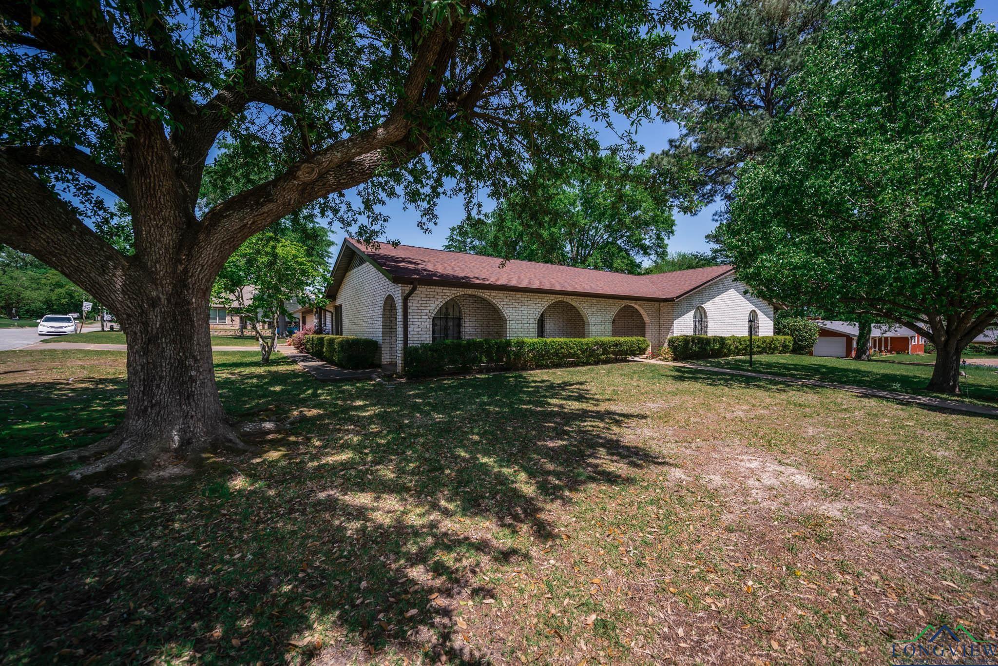 107 Tulip St, White Oak, Texas image 3