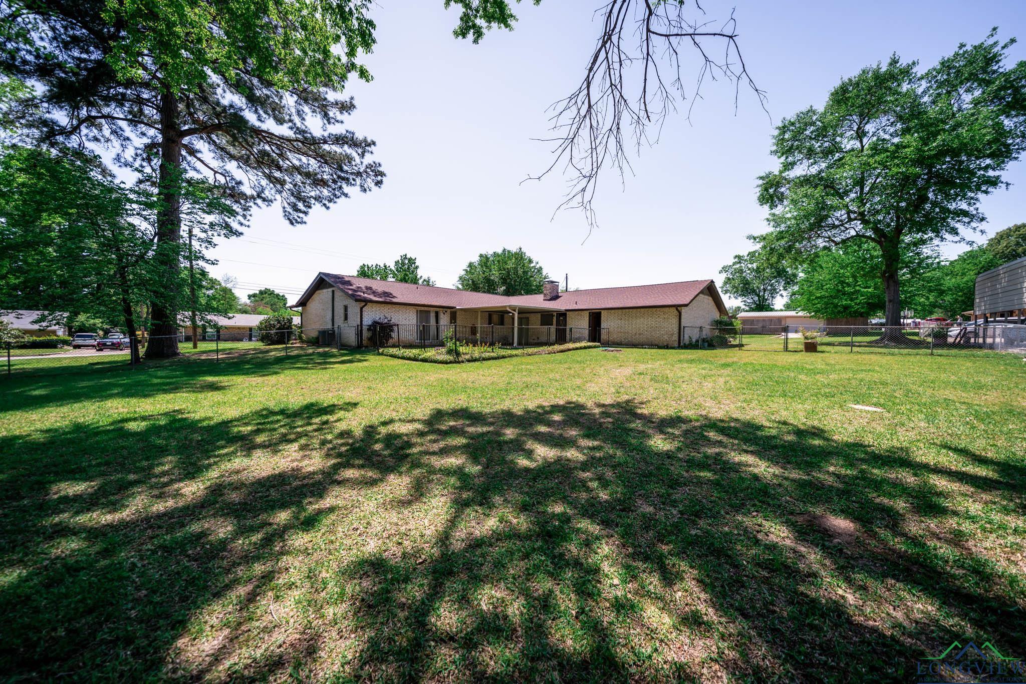 107 Tulip St, White Oak, Texas image 13