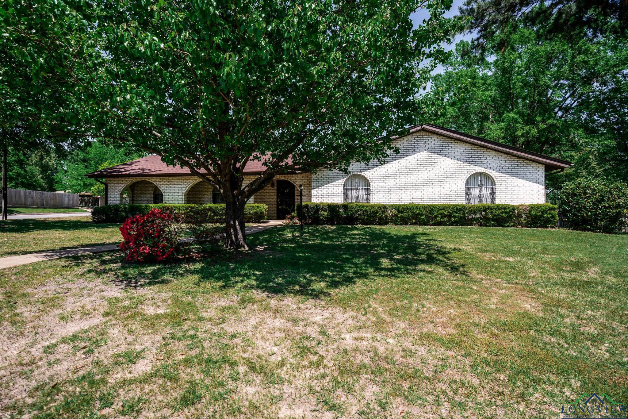 107 Tulip St, White Oak, Texas image 6