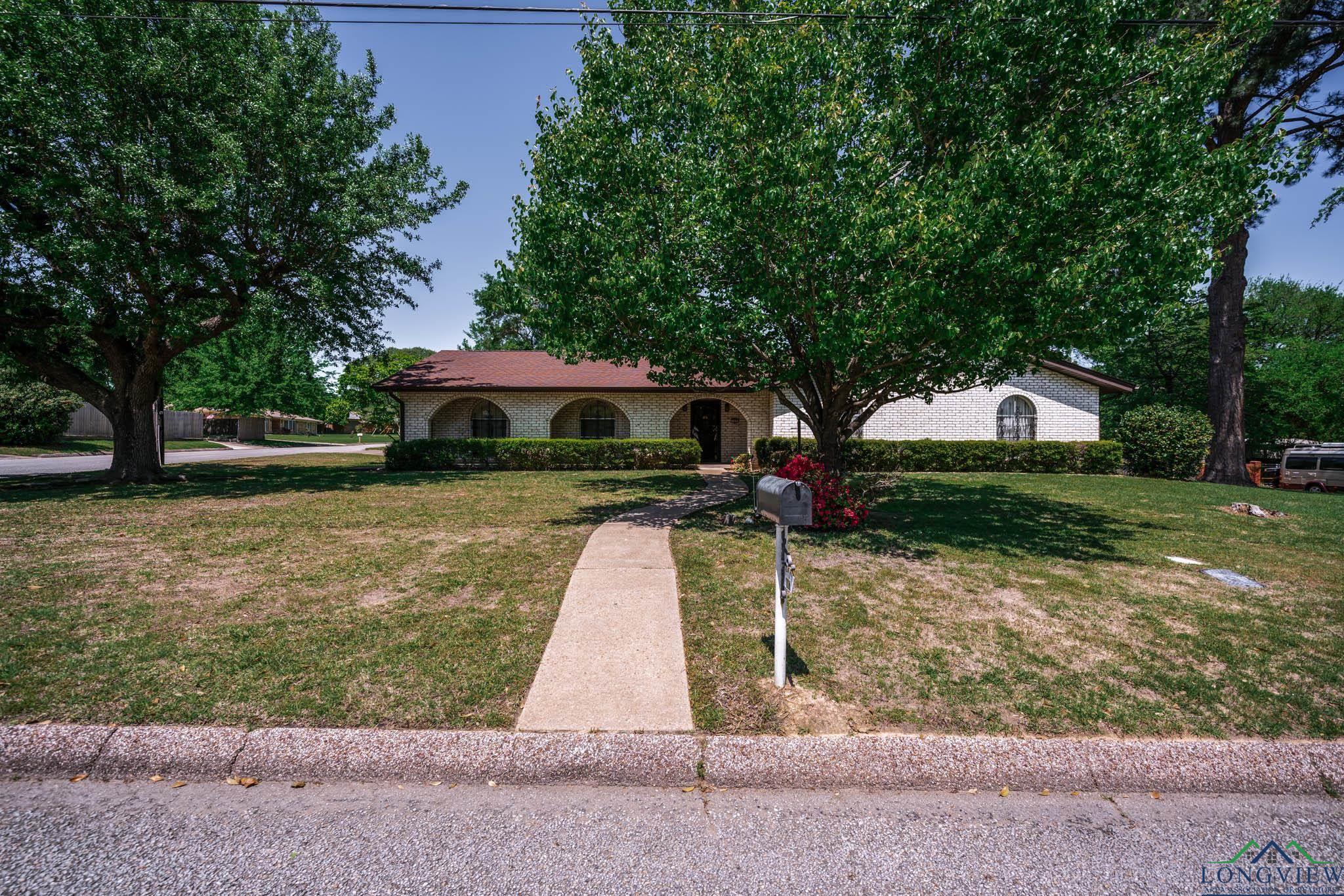 107 Tulip St, White Oak, Texas image 5