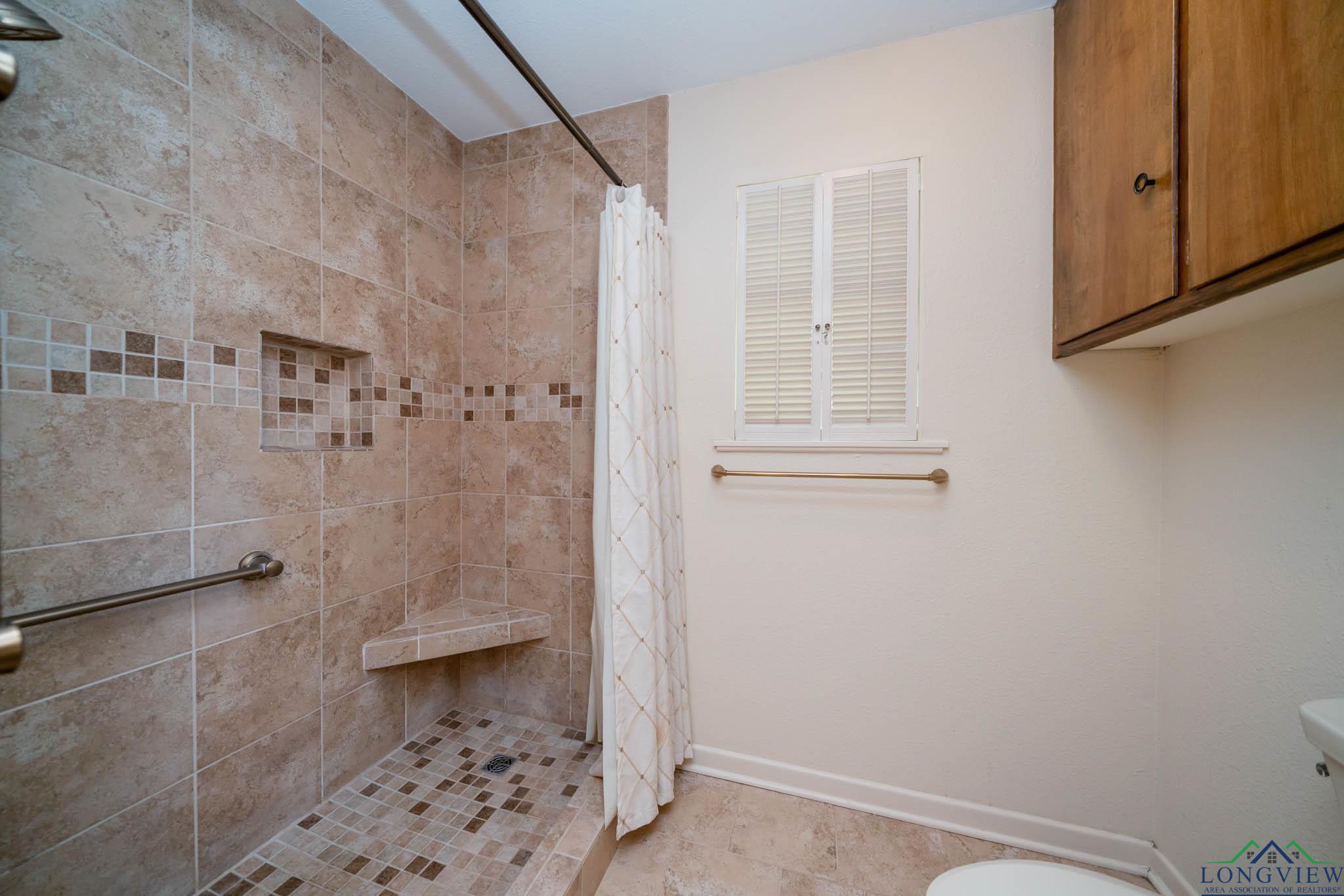 107 Tulip St, White Oak, Texas image 47