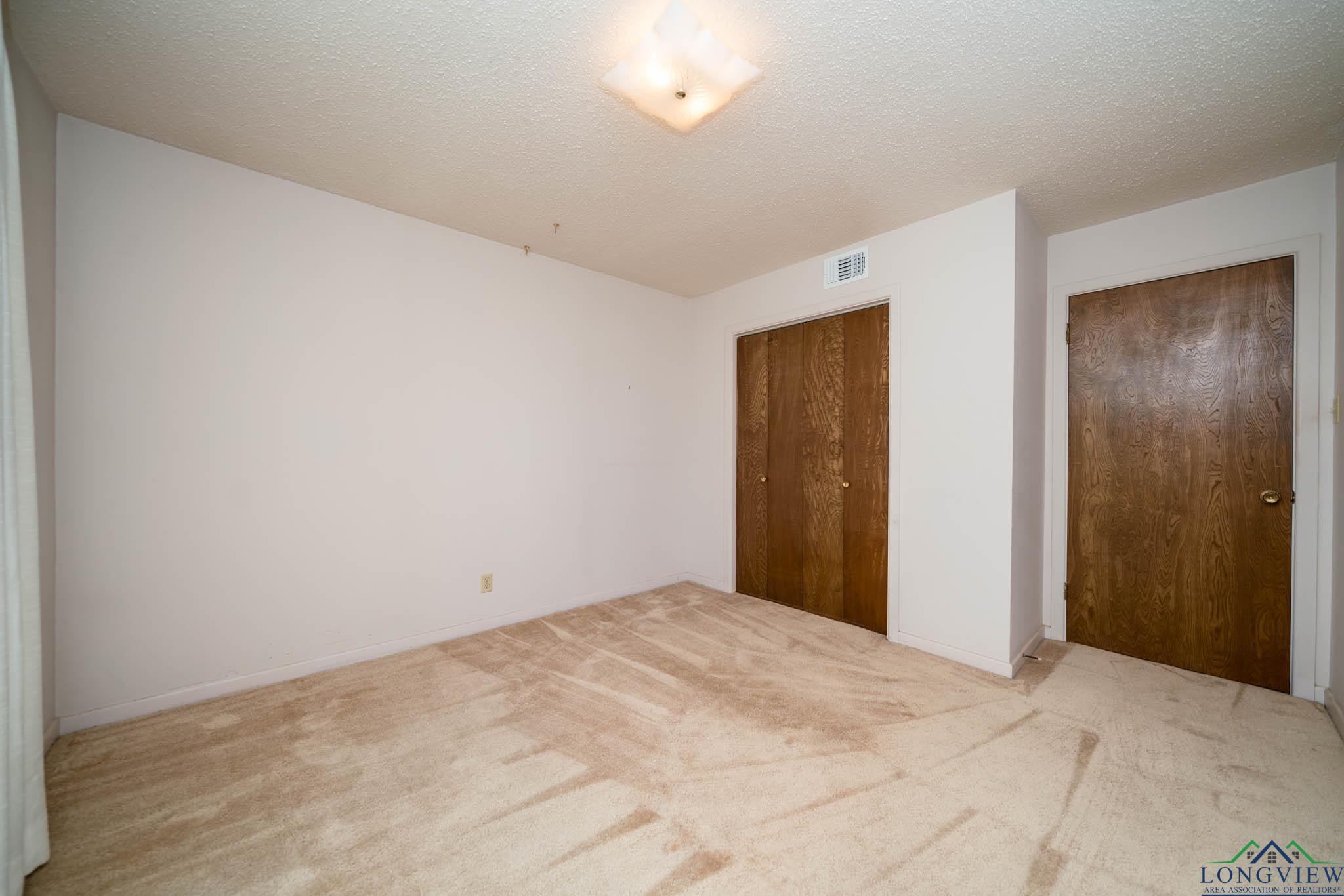 107 Tulip St, White Oak, Texas image 44