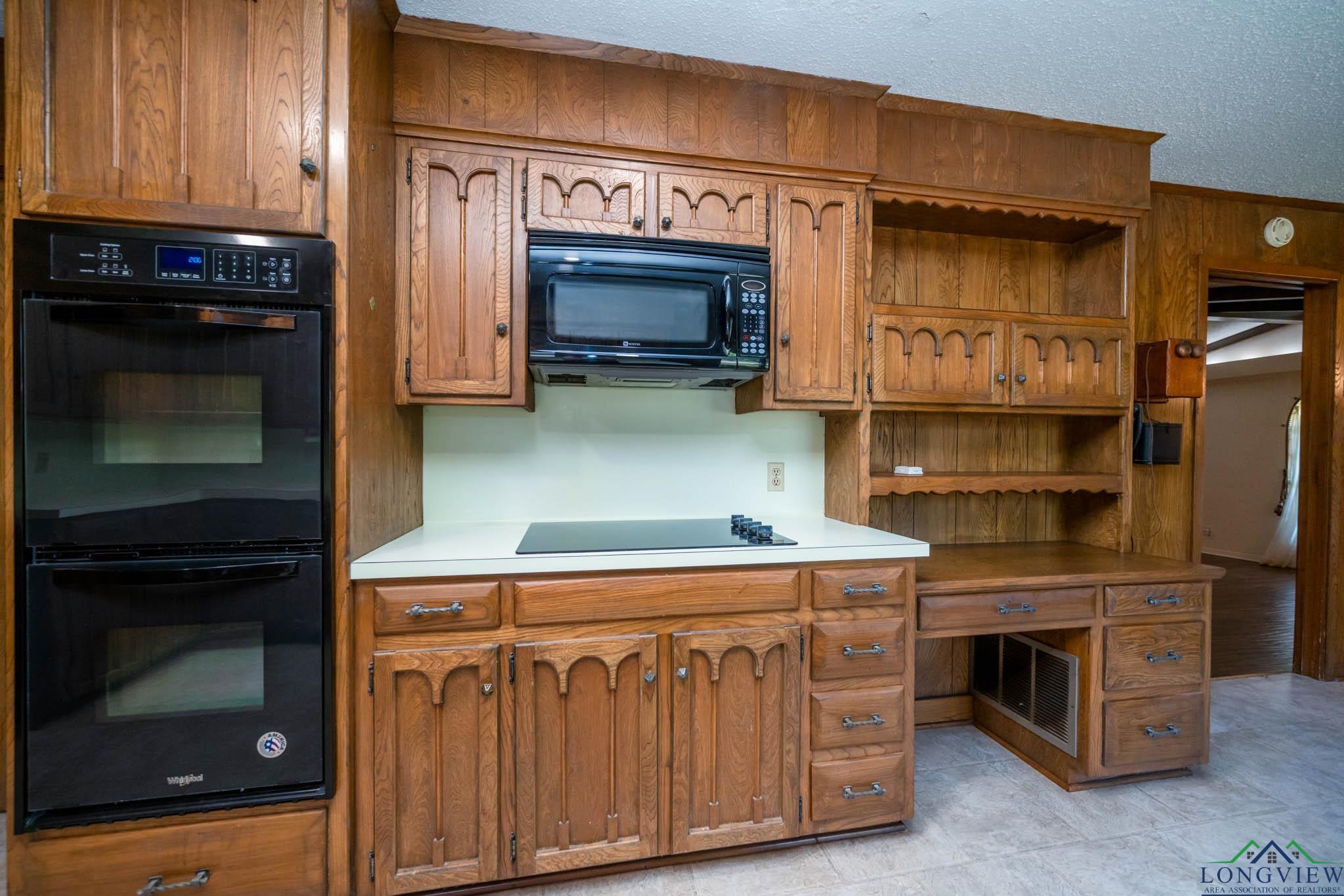 107 Tulip St, White Oak, Texas image 26