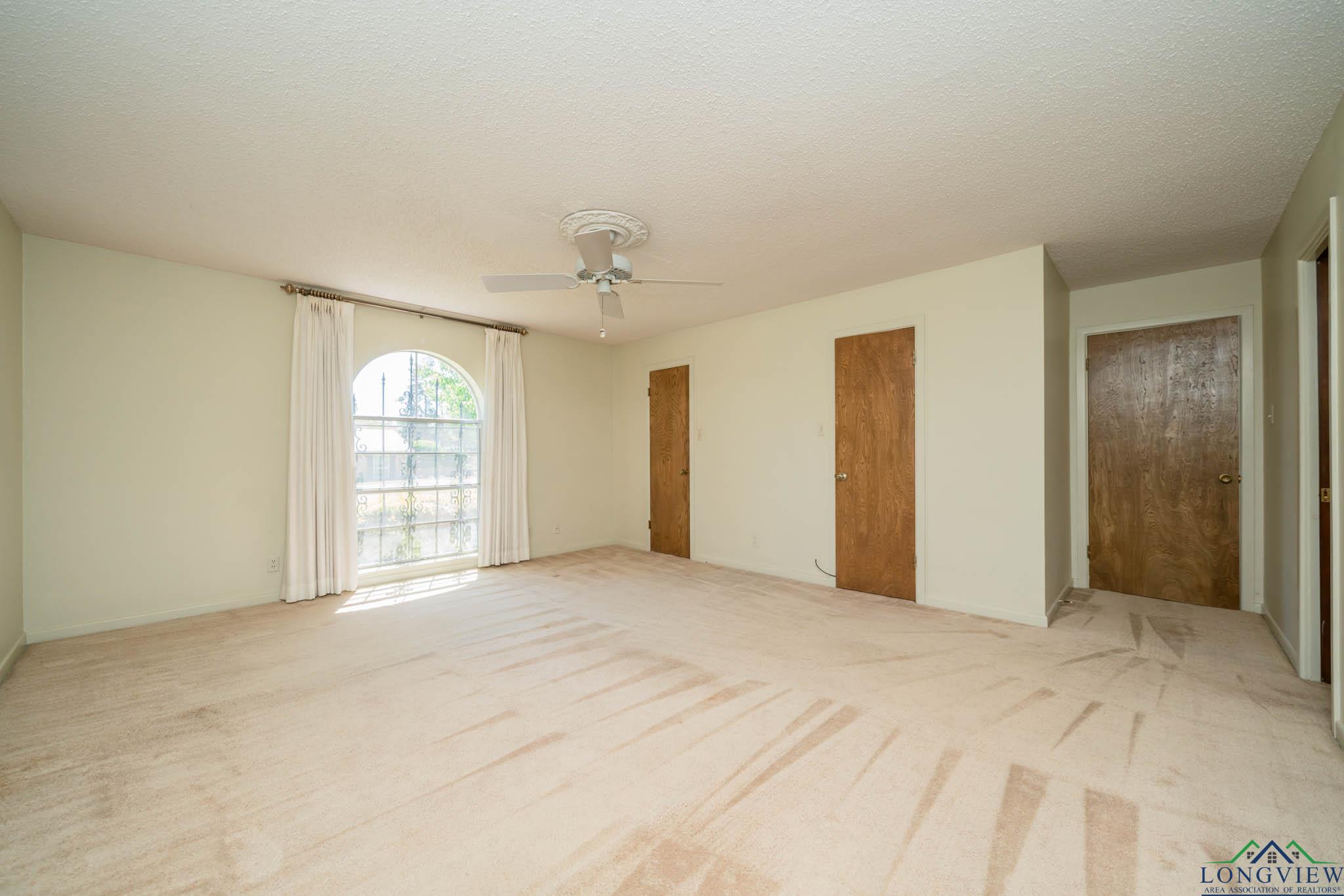 107 Tulip St, White Oak, Texas image 37
